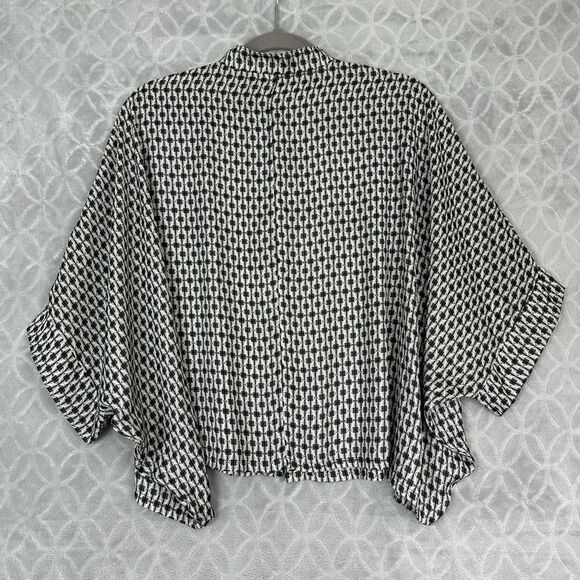 Bryn Walker Joe Shirt Medium Gray Geometric Charmeuse Boxy Crop Dolman Lagenlook - Picture 7 of 10